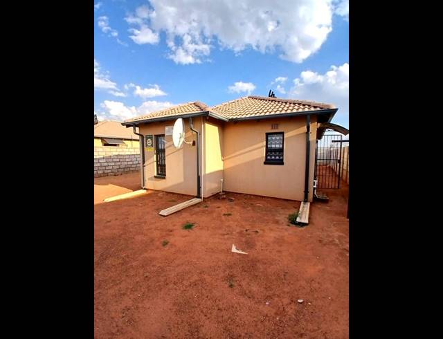 3 BEDROOM HOUSE FOR SALE IN PROTEA GLEN